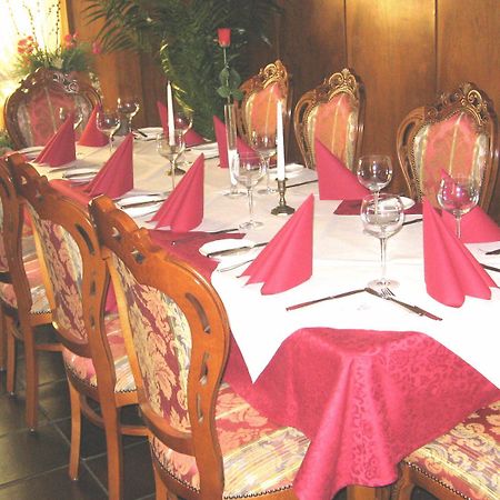 Hotel Zum Lamm Gundelsheim  Экстерьер фото